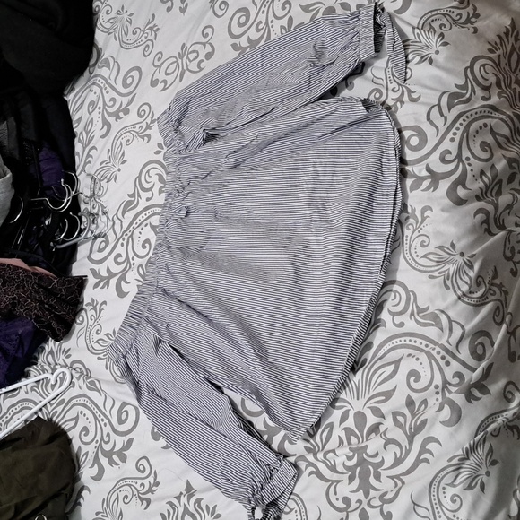 Abercrombie & Fitch Striped Cotton Off the Shoulder Top - Picture 1 of 5